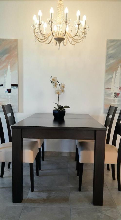 Traumferienwohnung Mit Privatem Pool & Gemuetlicher Grillecke Am Meer, Kroatien, Istrien, Liznjan Bei Medulin - Bester Urlaub An Der Adria, Fuer Paare Extérieur photo