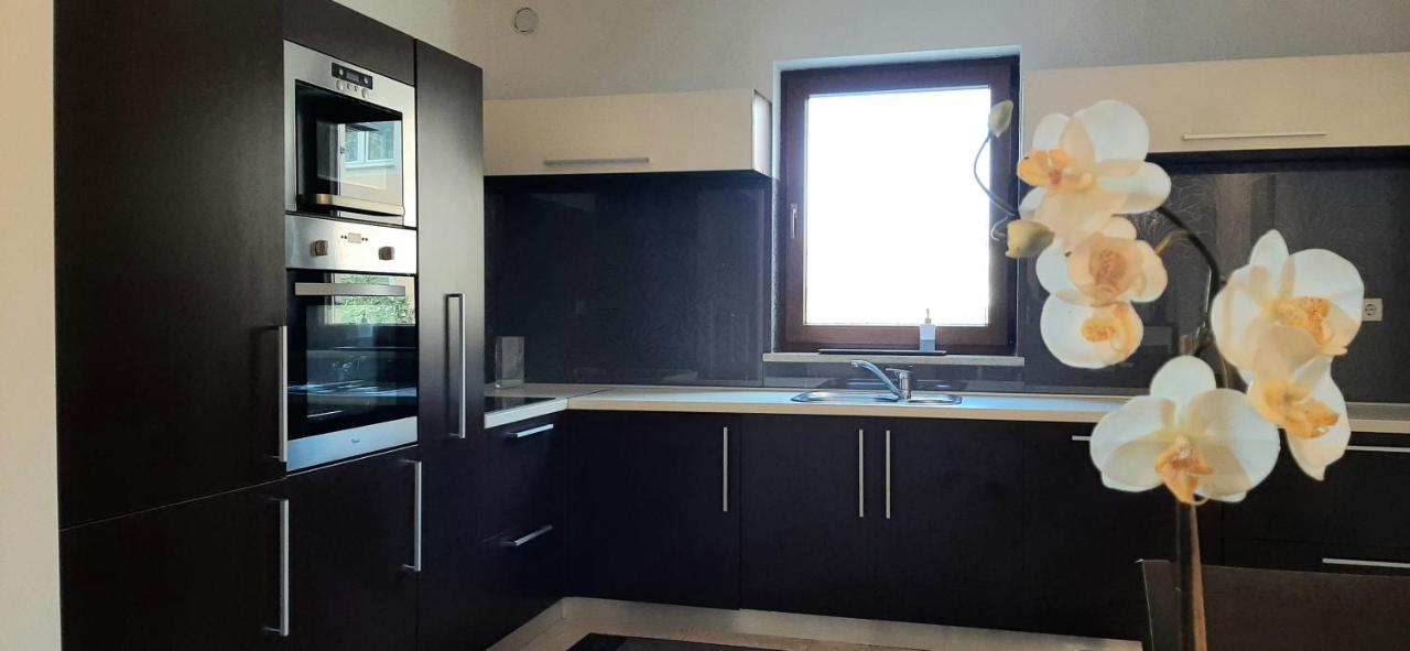 Traumferienwohnung Mit Privatem Pool & Gemuetlicher Grillecke Am Meer, Kroatien, Istrien, Liznjan Bei Medulin - Bester Urlaub An Der Adria, Fuer Paare Extérieur photo