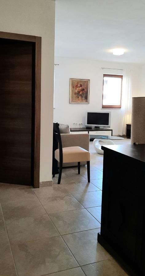 Traumferienwohnung Mit Privatem Pool & Gemuetlicher Grillecke Am Meer, Kroatien, Istrien, Liznjan Bei Medulin - Bester Urlaub An Der Adria, Fuer Paare Extérieur photo