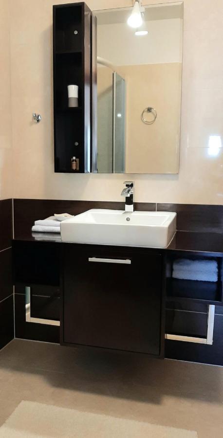 Traumferienwohnung Mit Privatem Pool & Gemuetlicher Grillecke Am Meer, Kroatien, Istrien, Liznjan Bei Medulin - Bester Urlaub An Der Adria, Fuer Paare Extérieur photo