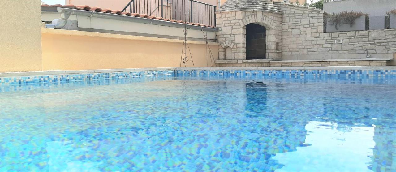 Traumferienwohnung Mit Privatem Pool & Gemuetlicher Grillecke Am Meer, Kroatien, Istrien, Liznjan Bei Medulin - Bester Urlaub An Der Adria, Fuer Paare Extérieur photo